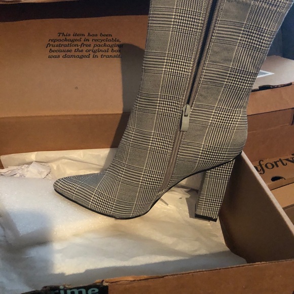 All ankle boots $40 ea size 8.... gold pr 10 - Picture 9 of 10